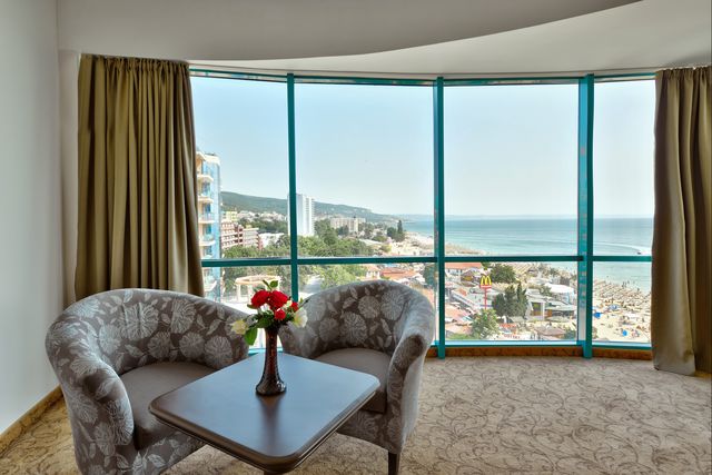 Marina Grand Beach - 1-bedroom apartment